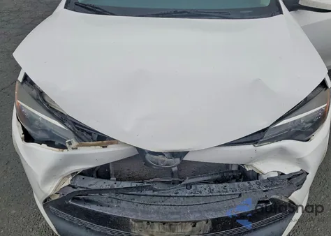 2017 Toyota Corolla L z USA, uszkodzony, nr VIN 5YFBURHE8HP715319